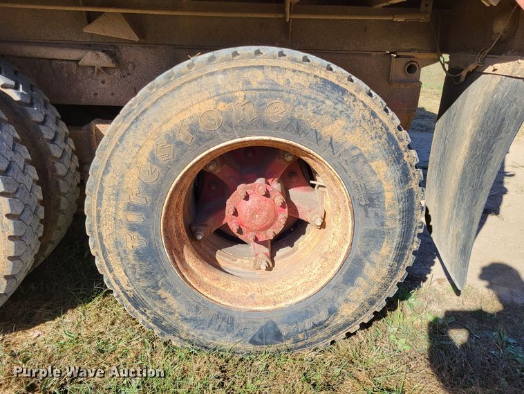 image for item DR0158 1977 Ford 9000  dump truck