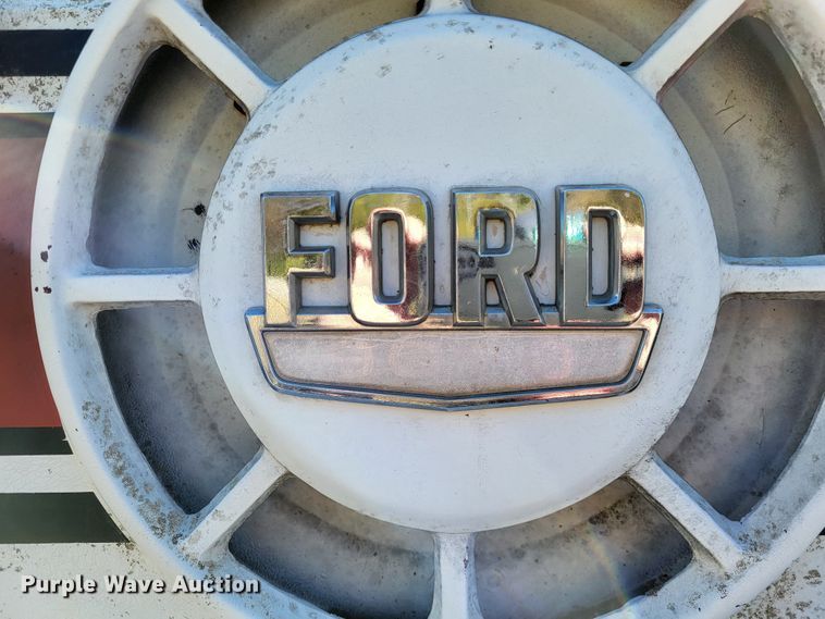 image for item DR0158 1977 Ford 9000  dump truck