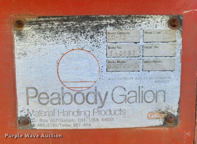 image for item DR0158 1977 Ford 9000  dump truck