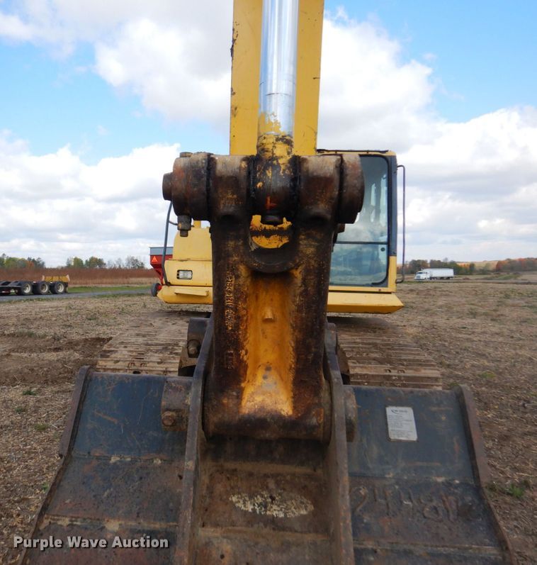 image for item DR0573 2006 Komatsu PC200LC-7  excavator