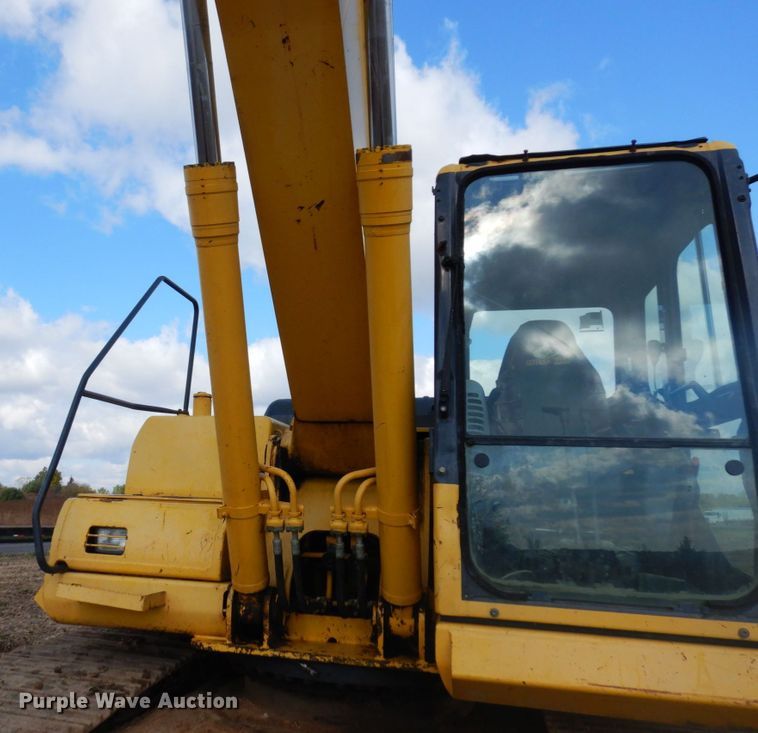 image for item DR0573 2006 Komatsu PC200LC-7  excavator
