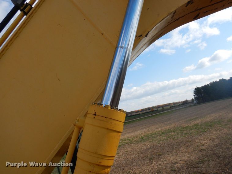 image for item DR0573 2006 Komatsu PC200LC-7  excavator