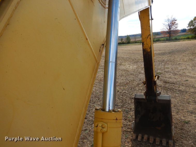 image for item DR0573 2006 Komatsu PC200LC-7  excavator