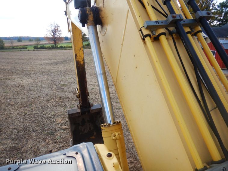 image for item DR0573 2006 Komatsu PC200LC-7  excavator