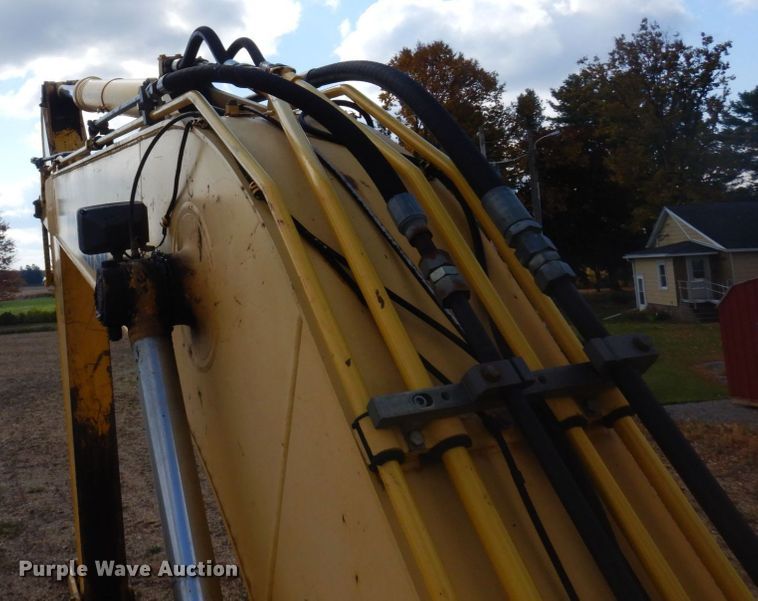 image for item DR0573 2006 Komatsu PC200LC-7  excavator