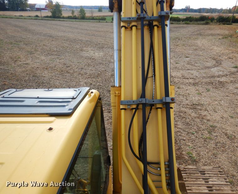 image for item DR0573 2006 Komatsu PC200LC-7  excavator