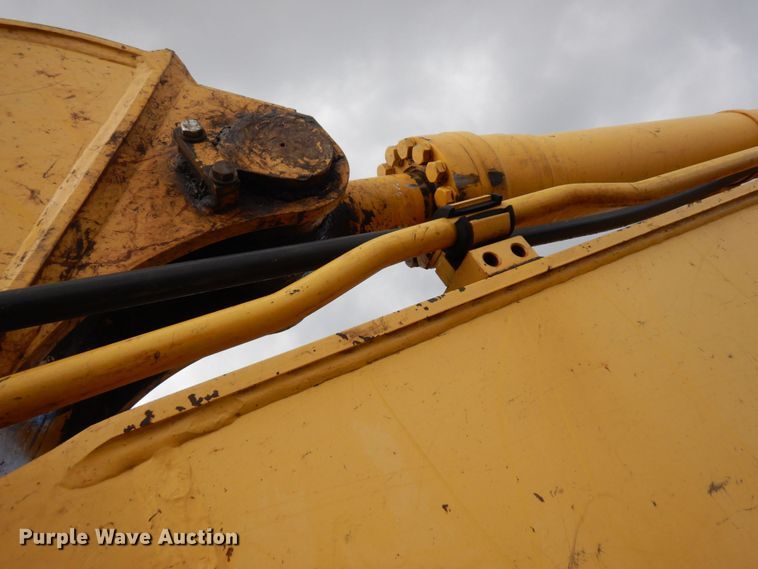 image for item DR0573 2006 Komatsu PC200LC-7  excavator