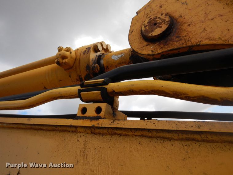 image for item DR0573 2006 Komatsu PC200LC-7  excavator