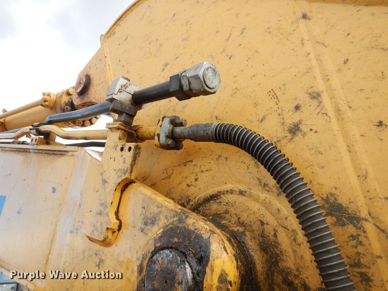 image for item DR0573 2006 Komatsu PC200LC-7  excavator