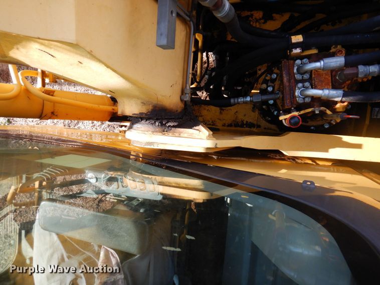 image for item DR0573 2006 Komatsu PC200LC-7  excavator