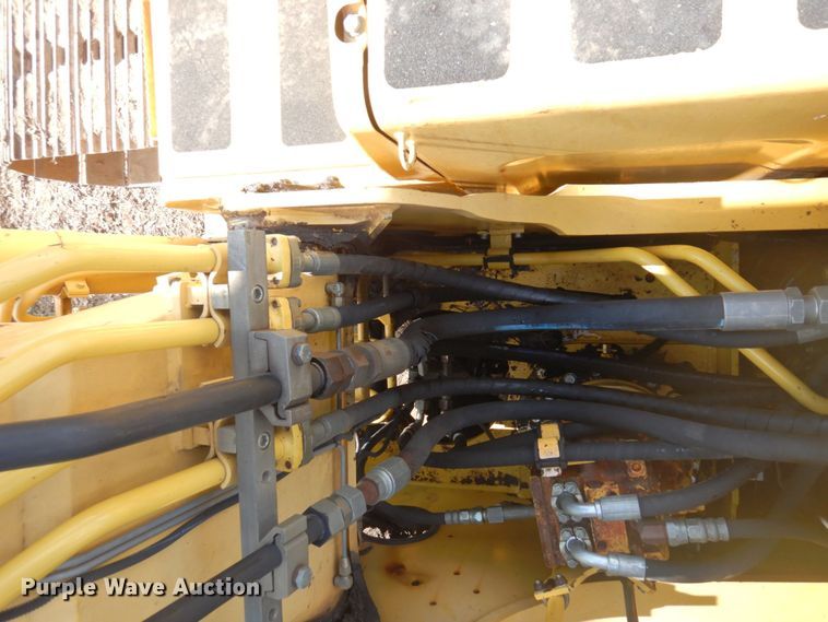 image for item DR0573 2006 Komatsu PC200LC-7  excavator