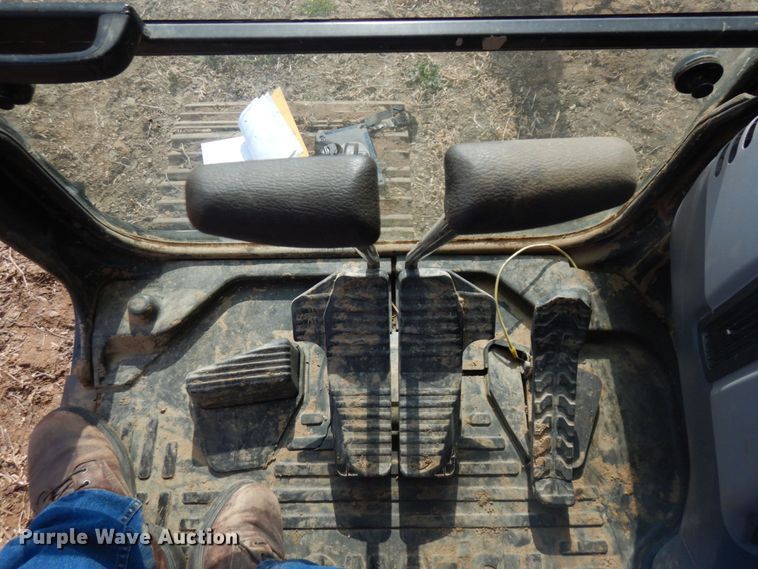 image for item DR0573 2006 Komatsu PC200LC-7  excavator