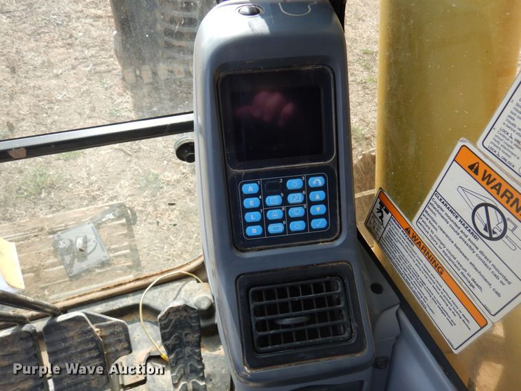 image for item DR0573 2006 Komatsu PC200LC-7  excavator