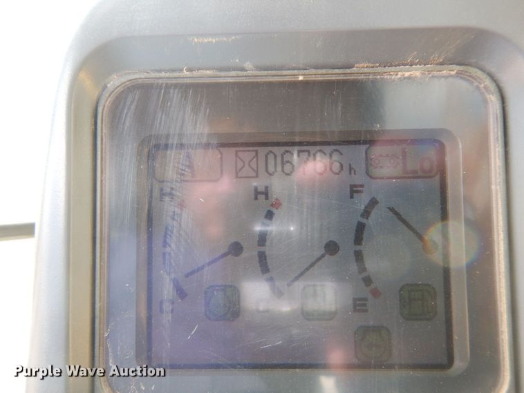 image for item DR0573 2006 Komatsu PC200LC-7  excavator