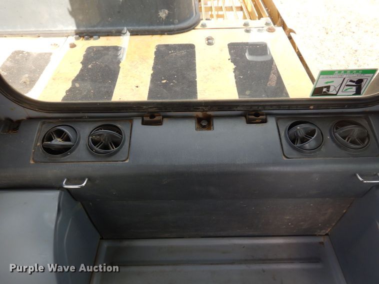 image for item DR0573 2006 Komatsu PC200LC-7  excavator