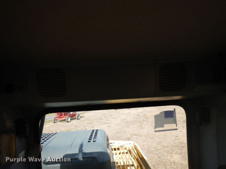 image for item DR0573 2006 Komatsu PC200LC-7  excavator