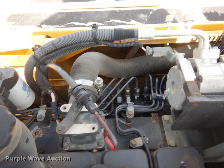 image for item DR0573 2006 Komatsu PC200LC-7  excavator