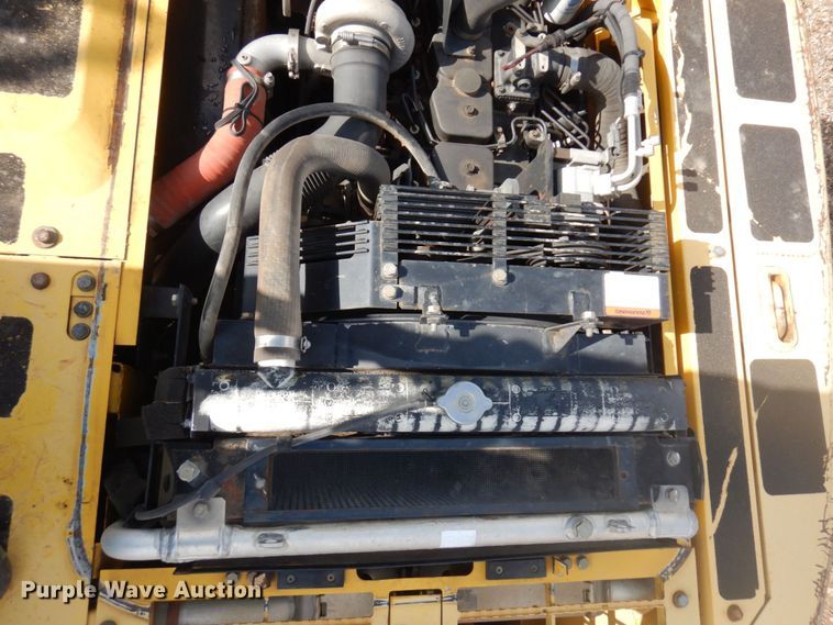 image for item DR0573 2006 Komatsu PC200LC-7  excavator