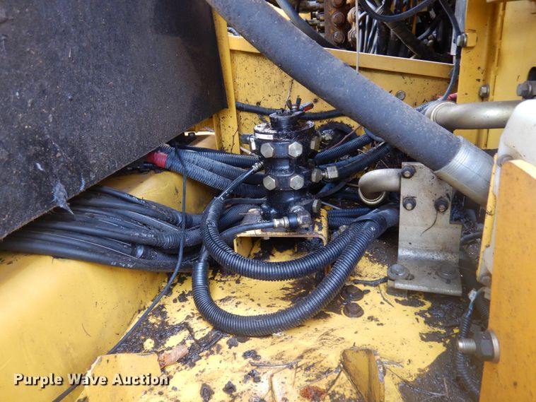 image for item DR0573 2006 Komatsu PC200LC-7  excavator