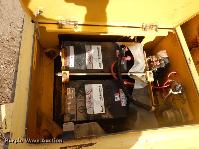 image for item DR0573 2006 Komatsu PC200LC-7  excavator