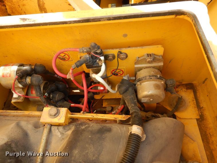 image for item DR0573 2006 Komatsu PC200LC-7  excavator