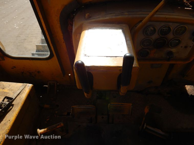 image for item DR0574 1967 Caterpillar D8H  dozer