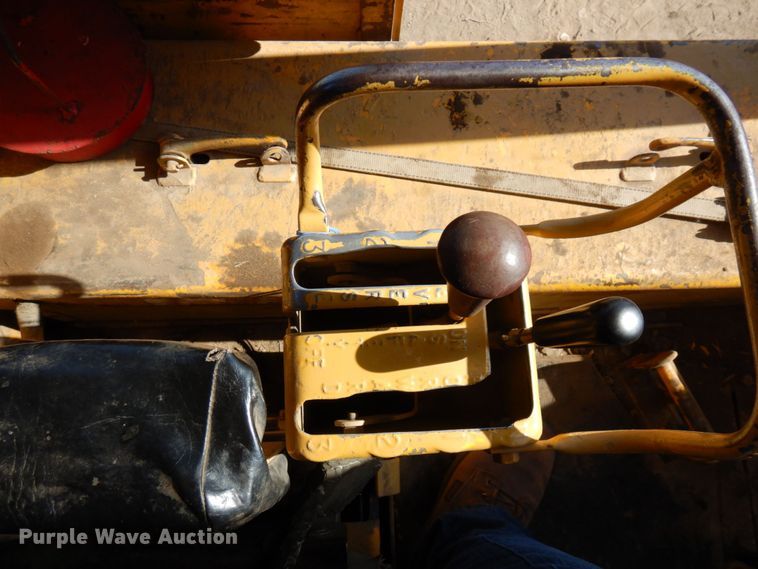 image for item DR0574 1967 Caterpillar D8H  dozer