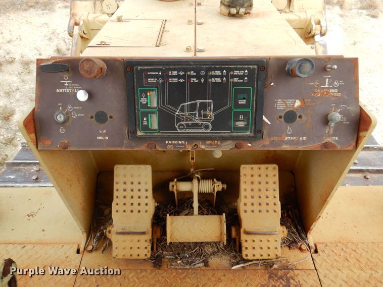 image for item DR2003 1990 Case 1550  dozer