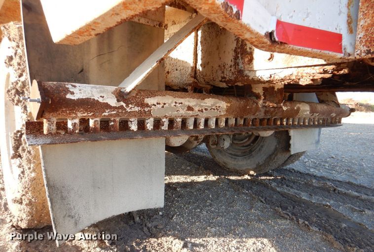 image for item DR2072 1991 Ford L8000  water truck