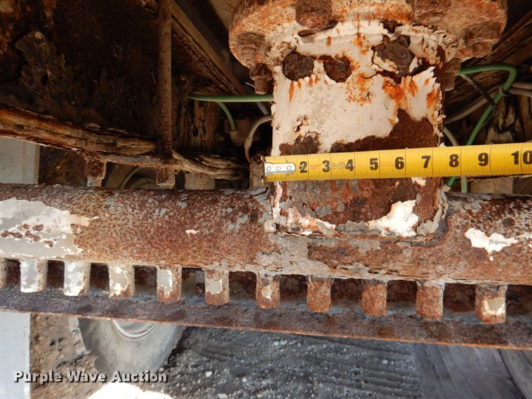 image for item DR2072 1991 Ford L8000  water truck