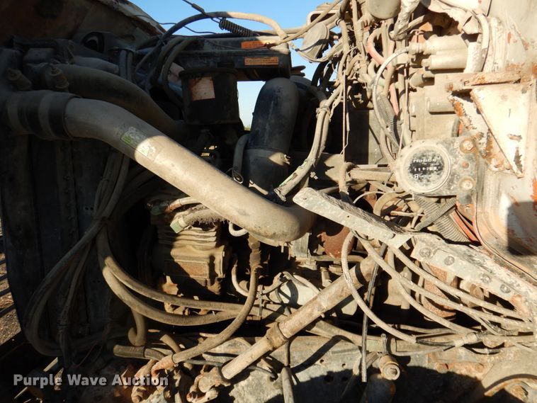 image for item DR2072 1991 Ford L8000  water truck