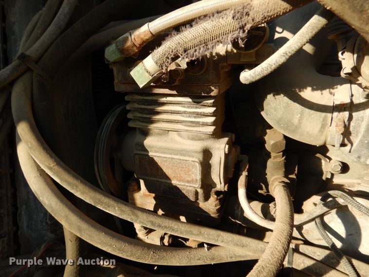 image for item DR2072 1991 Ford L8000  water truck