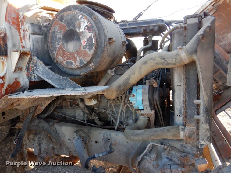 image for item DR2072 1991 Ford L8000  water truck