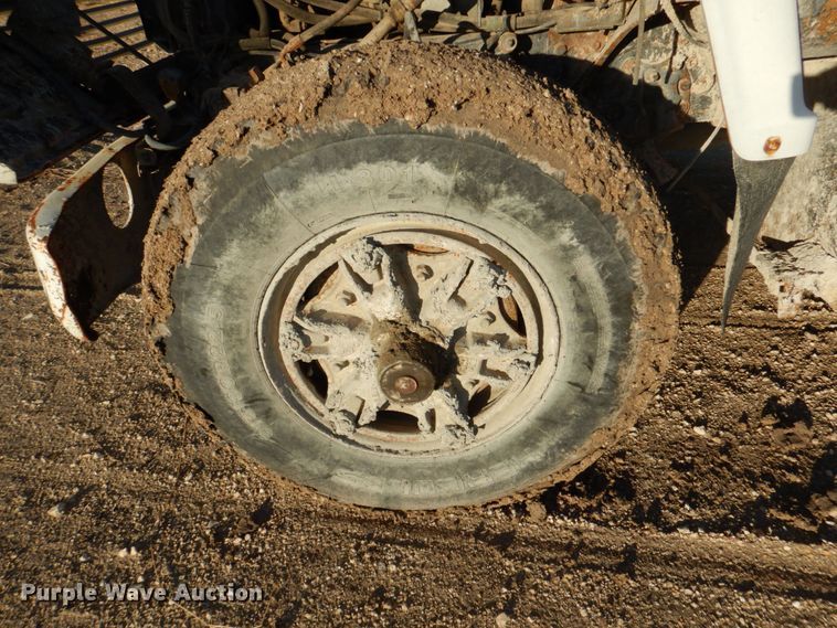 image for item DR2072 1991 Ford L8000  water truck