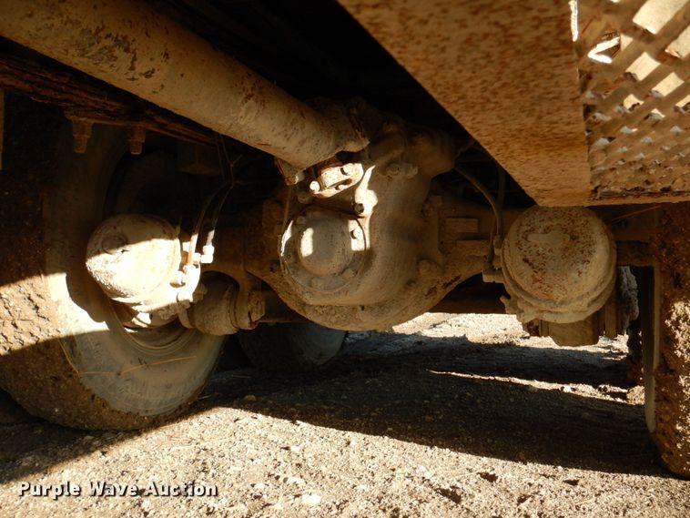 image for item DR2072 1991 Ford L8000  water truck