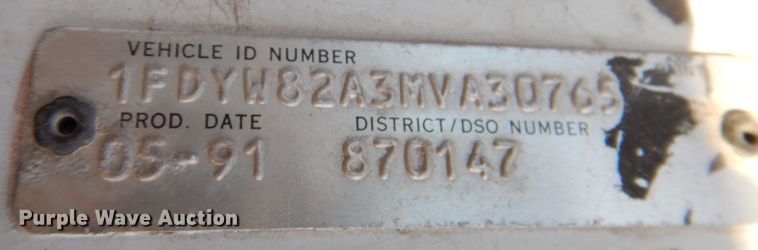 image for item DR2072 1991 Ford L8000  water truck