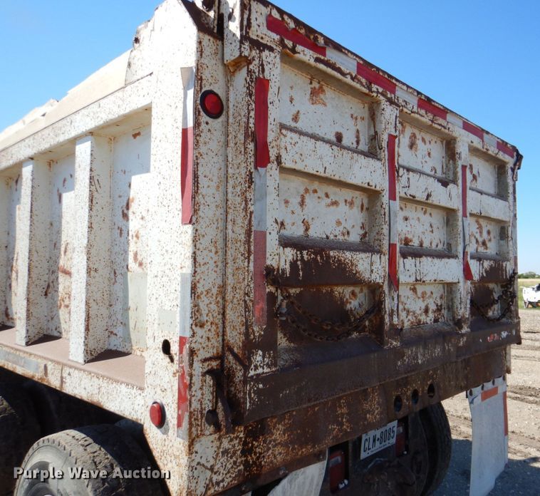 image for item DR2073 2005 Sterling L7500  dump truck