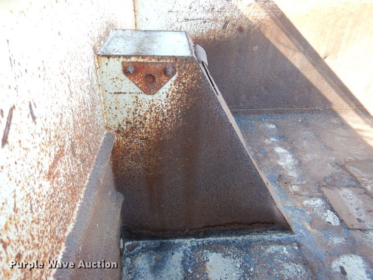 image for item DR2073 2005 Sterling L7500  dump truck