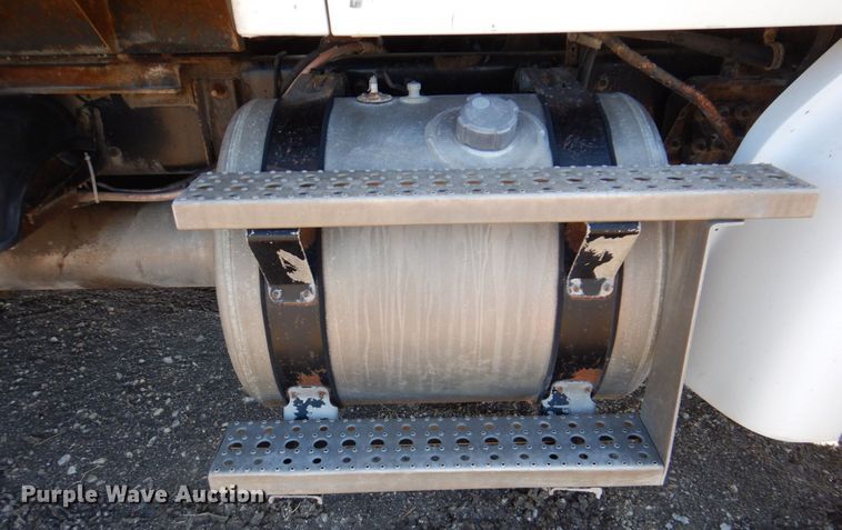 image for item DR2073 2005 Sterling L7500  dump truck