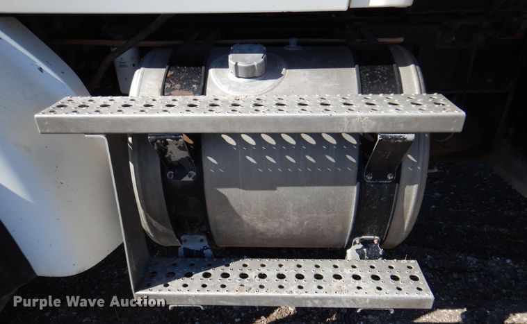 image for item DR2073 2005 Sterling L7500  dump truck