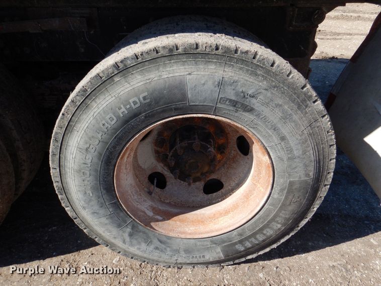 image for item DR2073 2005 Sterling L7500  dump truck