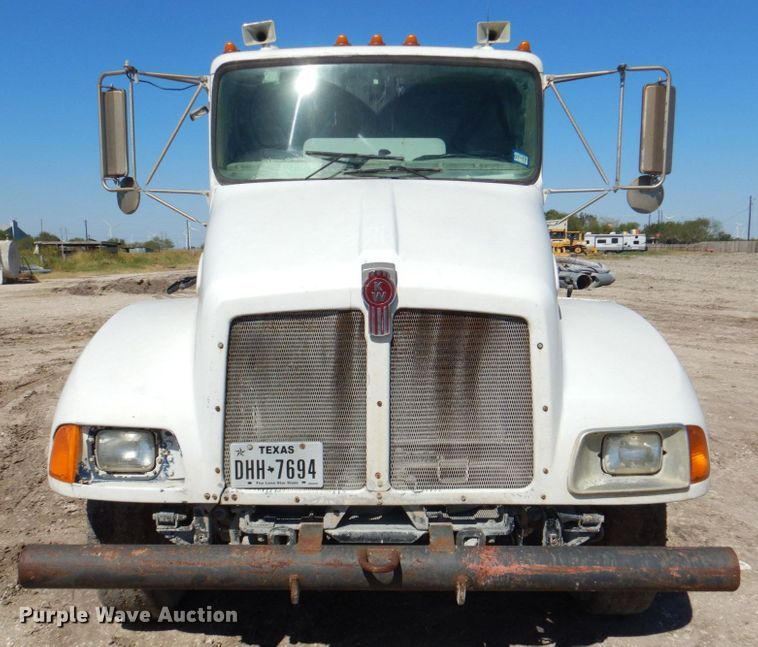 image for item DR2075 2002 Kenworth T300  water truck