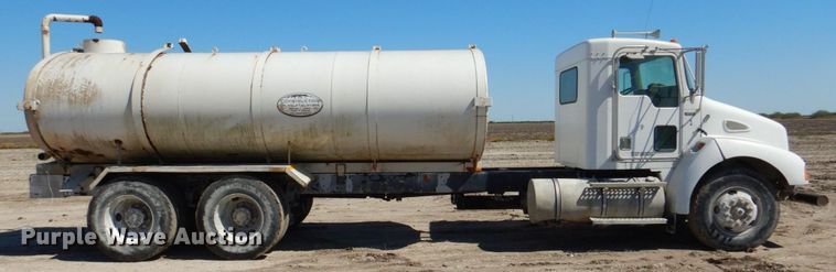 image for item DR2075 2002 Kenworth T300  water truck