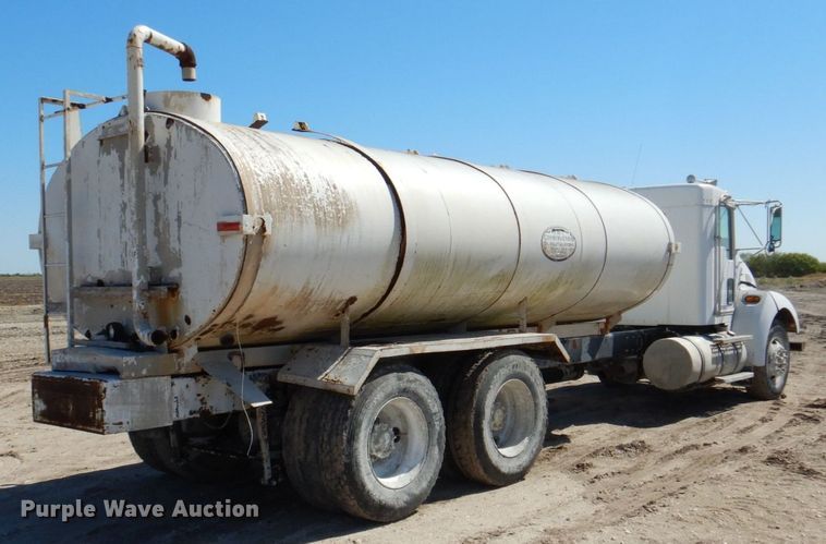 image for item DR2075 2002 Kenworth T300  water truck