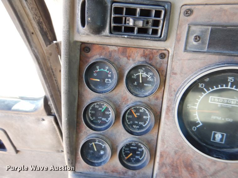 image for item DR2075 2002 Kenworth T300  water truck