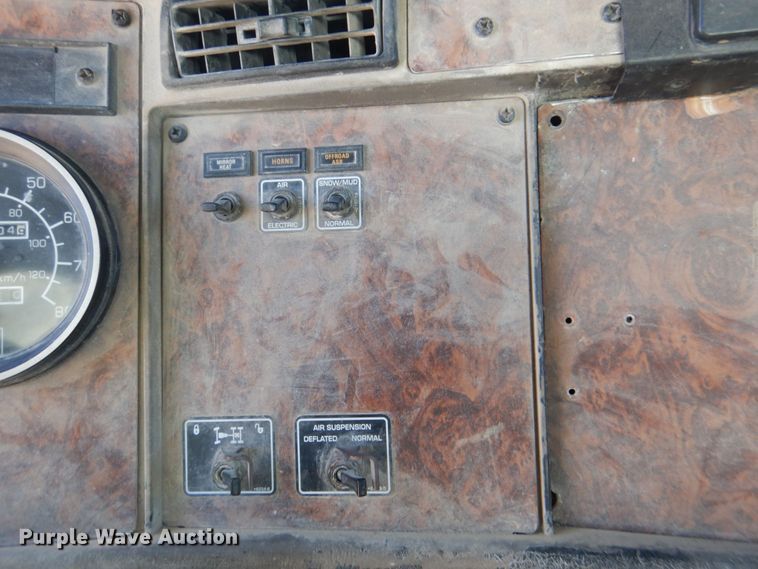 image for item DR2075 2002 Kenworth T300  water truck