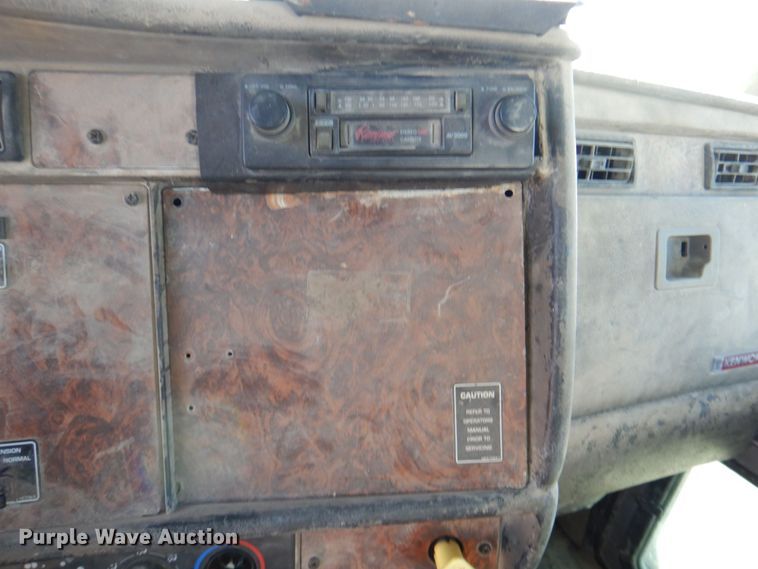 image for item DR2075 2002 Kenworth T300  water truck