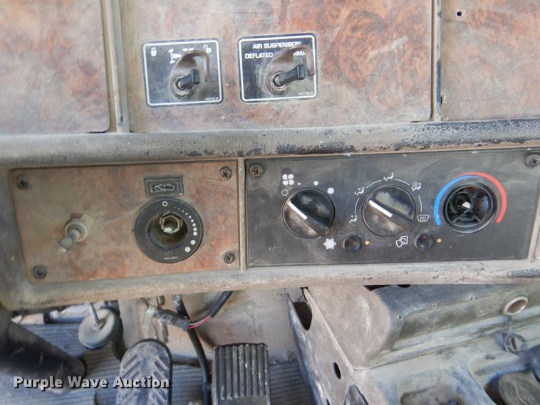 image for item DR2075 2002 Kenworth T300  water truck