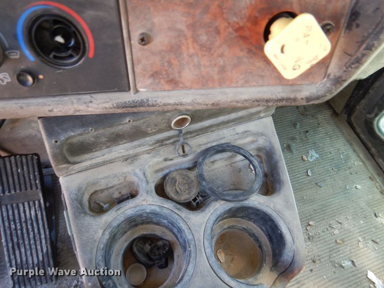 image for item DR2075 2002 Kenworth T300  water truck