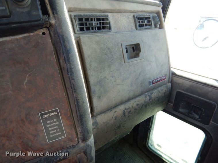 image for item DR2075 2002 Kenworth T300  water truck